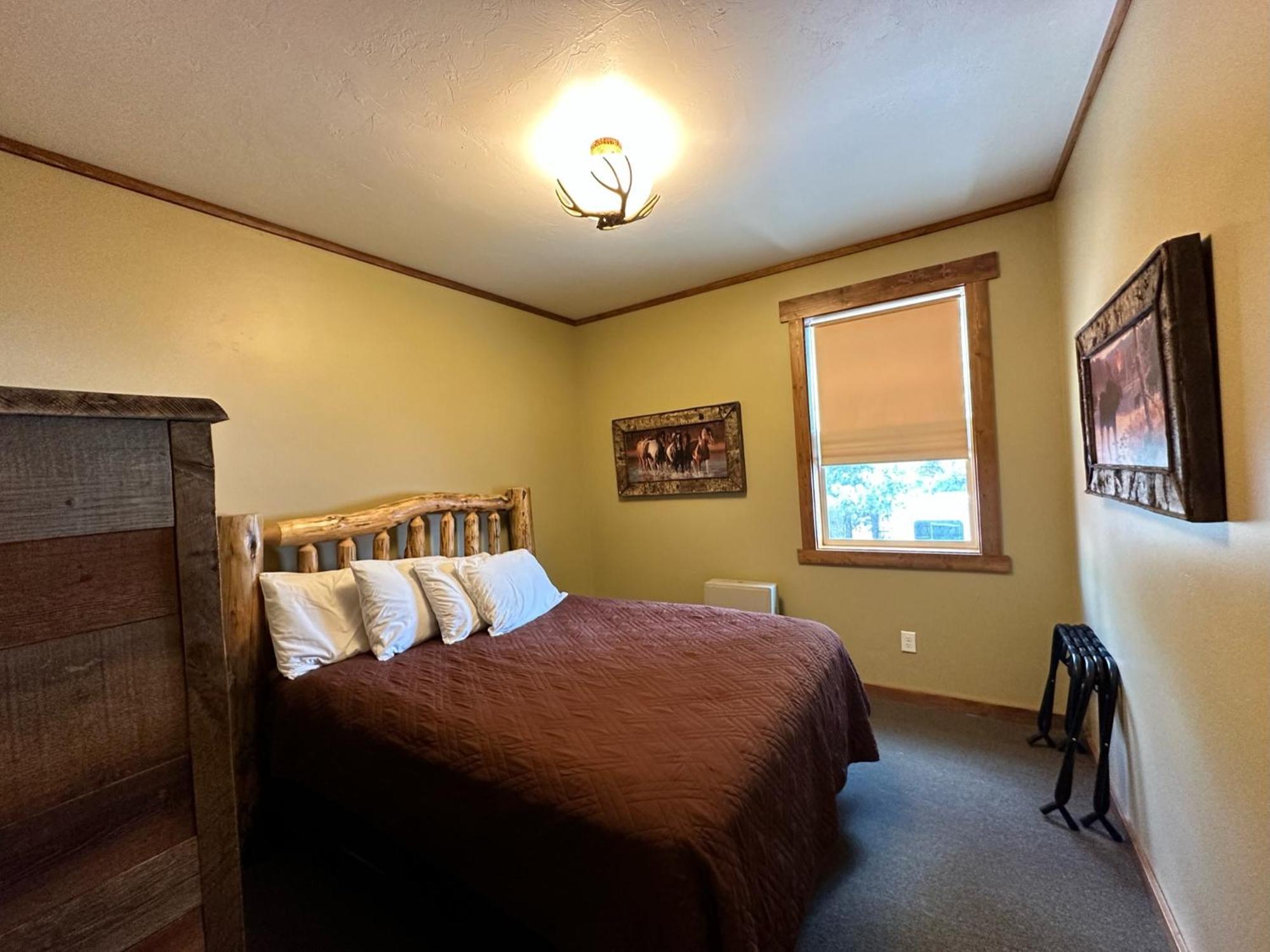 Yellowstone Cabins And Rv غرب يلوستون المظهر الخارجي الصورة