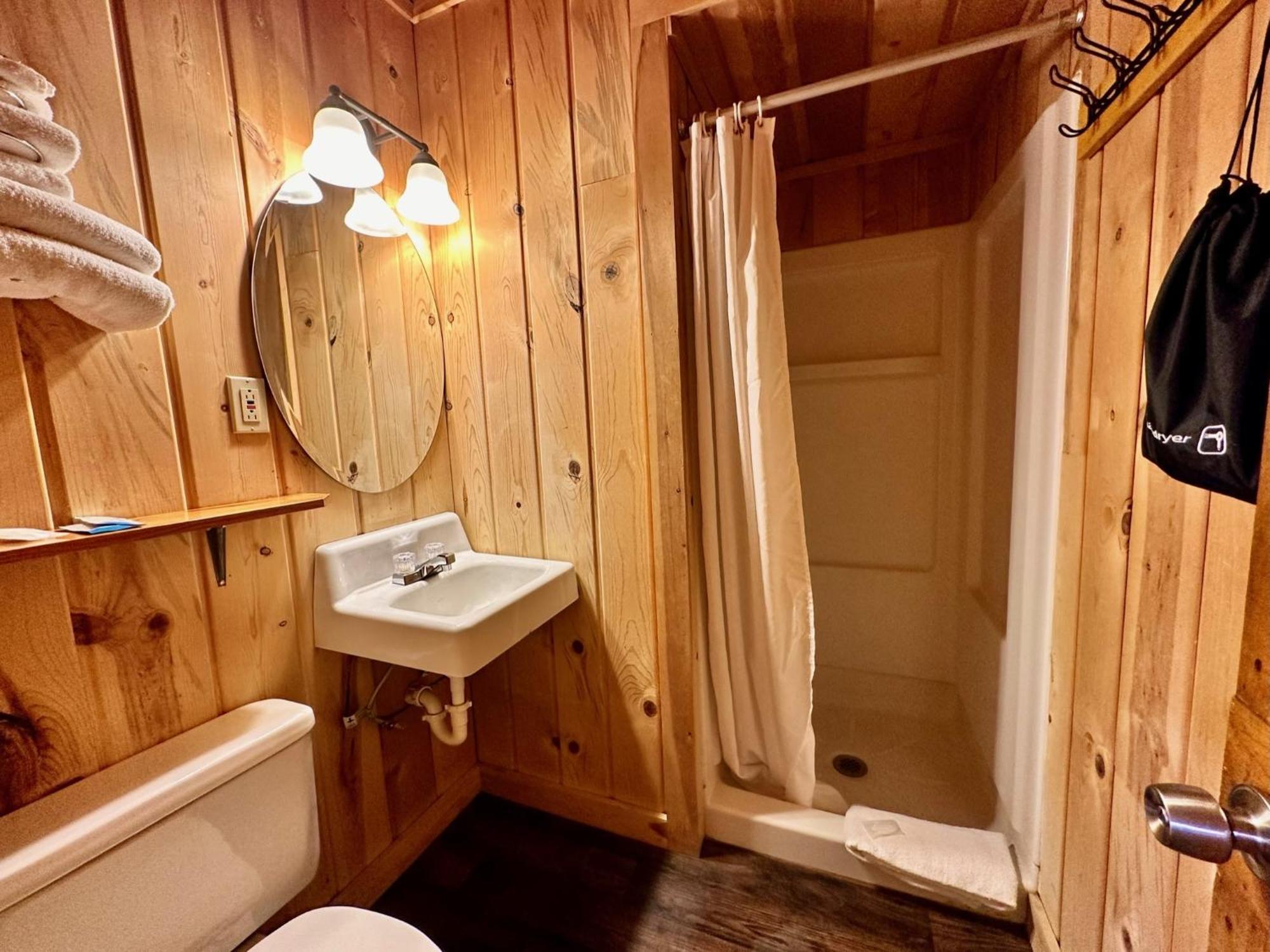 Yellowstone Cabins And Rv غرب يلوستون المظهر الخارجي الصورة