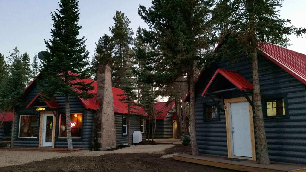 Yellowstone Cabins And Rv غرب يلوستون المظهر الخارجي الصورة